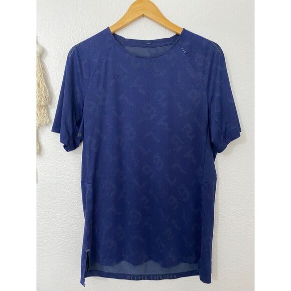 Men’s Lululemon top - Picture 1 of 8